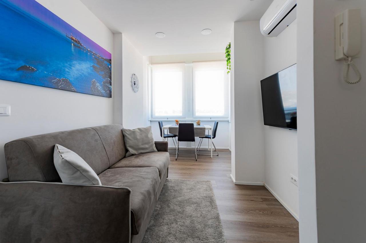 Piazza Salotto & Stazione Comfy Apartment 페스카라 외부 사진