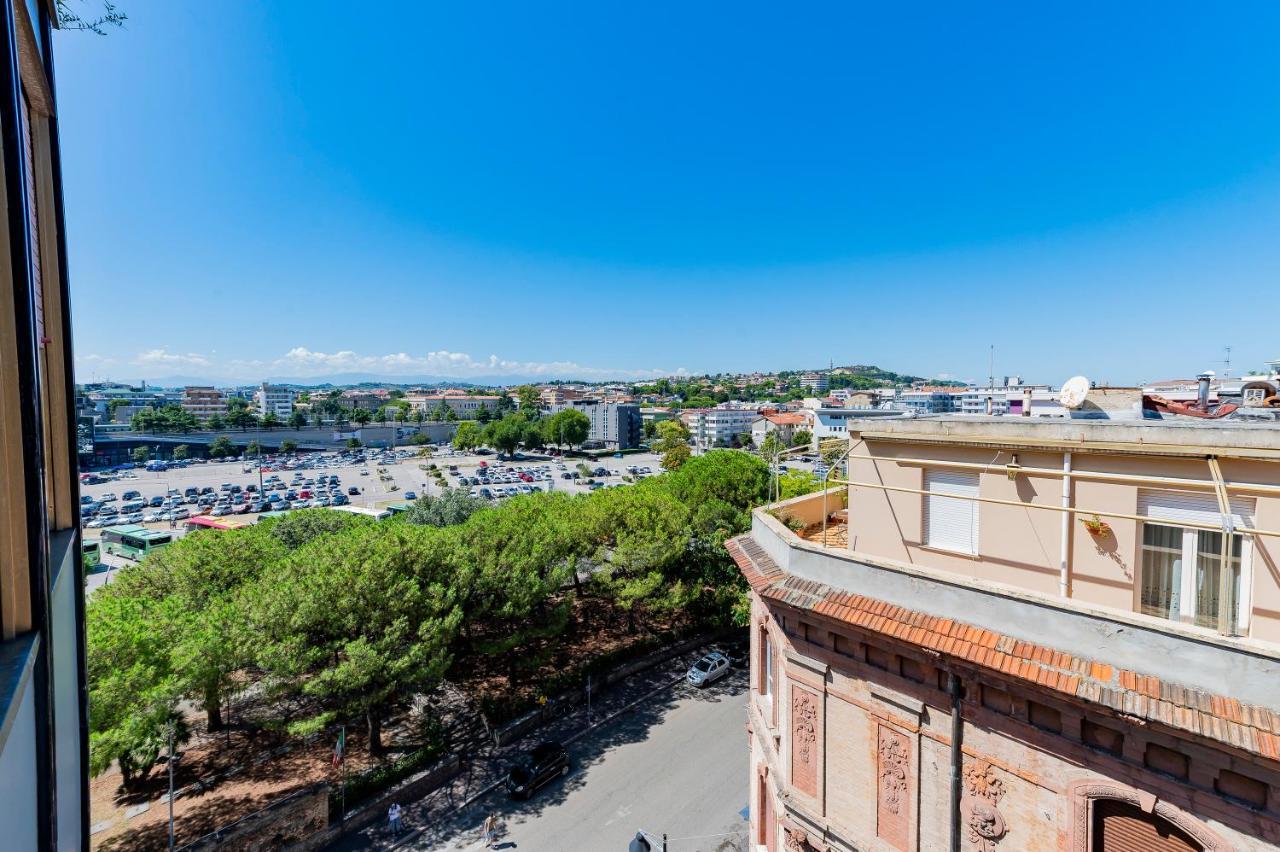 Piazza Salotto & Stazione Comfy Apartment 페스카라 외부 사진